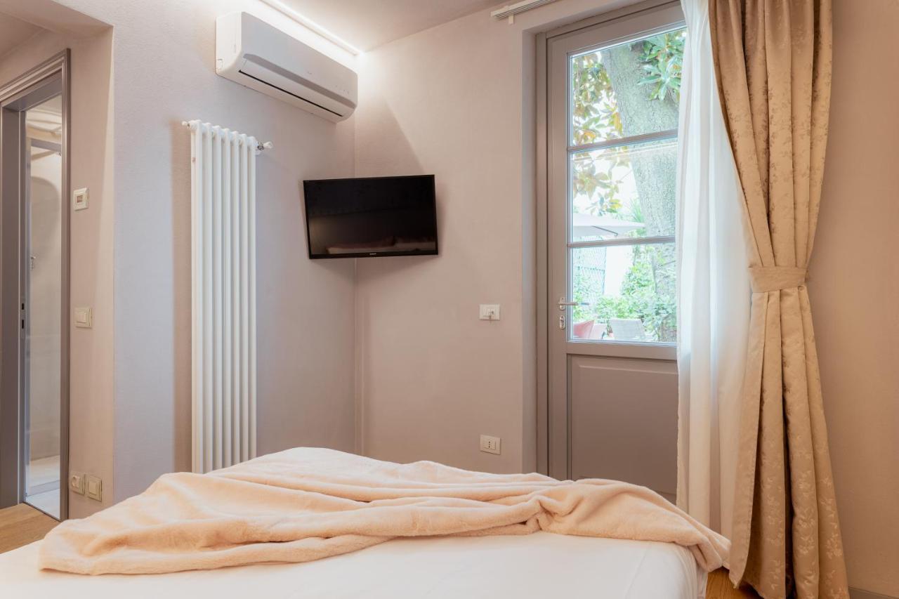 Il Cortile Di Elisa & Our Flats Bed & Breakfast Lucca Bagian luar foto